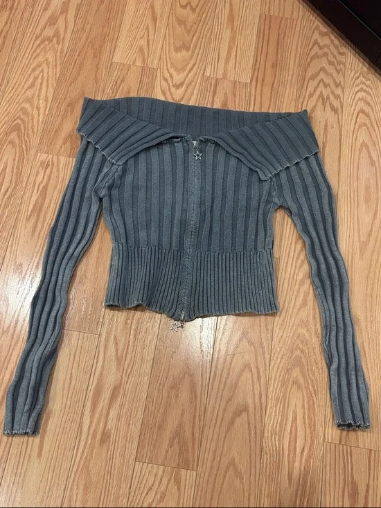 Off-Shoulder Ribbed Zip-Front Sweater - Gray - Picture 1 of 2